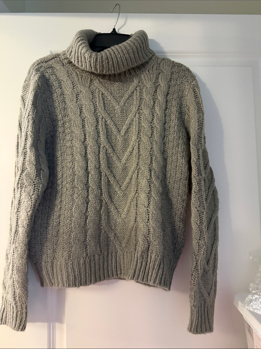Classic Cable-Knit Turtleneck Sweater - Gray